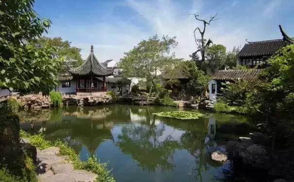 中式古典园林是建筑、山池、园艺、绘画、雕刻以至诗文等多种艺术的综合体。既可观,可居,又使园林景观设计更具有画龙点睛的作用和价值。我国被举世公认为世界园林之母,广西园林工程公司就为大家介绍中式古典园林(图11) 中式古典园林是建筑、山池、园艺、绘画、雕刻以至诗文等多种艺术的综合体。既可观,可居,又使园林景观设计更具有画龙点睛的作用和价值。我国被举世公认为世界园林之母,广西园林工程公司就为大家介绍中式古典园林(图11)